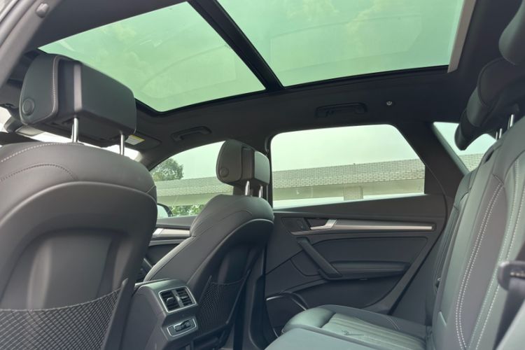 Used Audi Q5L 2023 40T Luxury Dynamic Model Interior 2