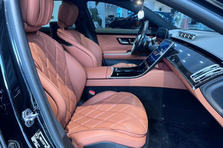 Used Mercedes-Benz Maybach S-Class 2021 S 480 4MATIC Interior 10