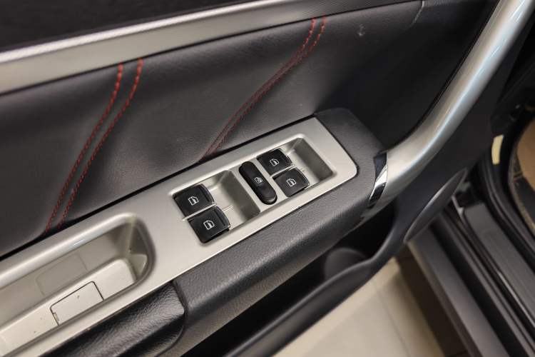 Used Haval M6 2019 1.5T DCT Two-Wheel Drive Elite Version China VI Standard