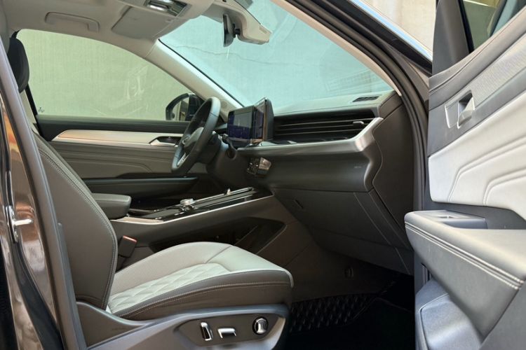 Used Volkswagen Tavendor 2023 380TSI Four-Wheel Drive R-Line Cruise Edition Interior 5