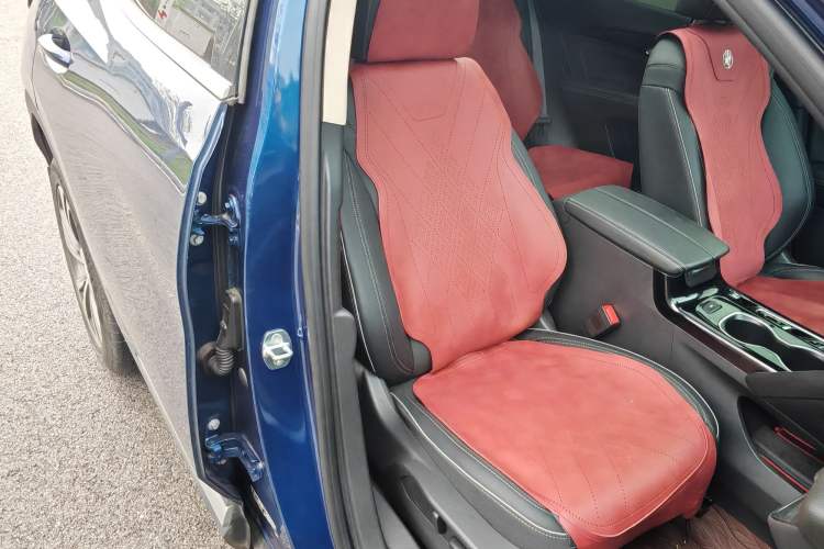 Used Buick Envision 2023 Encore S 652T Two-Wheel-Drive Luxury Model