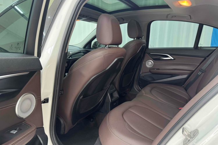 Used BMW 1 Series 2021 120i M Sport Night Edition Interior 9