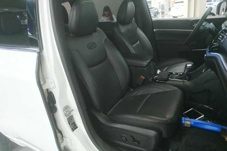 Used Jeep Grand Commander 2018 2.0T Four-Wheel Drive Smart Enjoyment Version China V Emission Standard