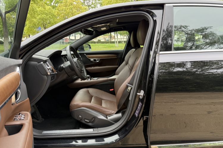 Used Volvo S90 2024 B5 Zhiyi Luxury Edition