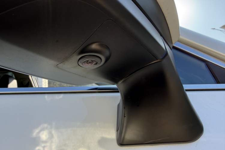 Used Toyota Harrier 2023 2.0L CVT Two-Wheel Drive Deluxe Edition
