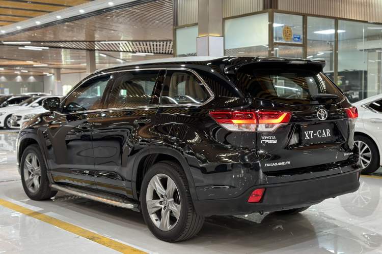 Used Toyota Highlander 2018 2.0T Four-Wheel Drive Luxury Edition 7 Seats China V Emission Standard Exterior 4
