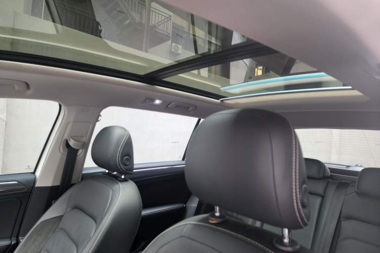 Used Volkswagen Tiguan L 2020 330TSI Automatic Two-Wheel Drive Panoramic Comfort Edition China VI Standard