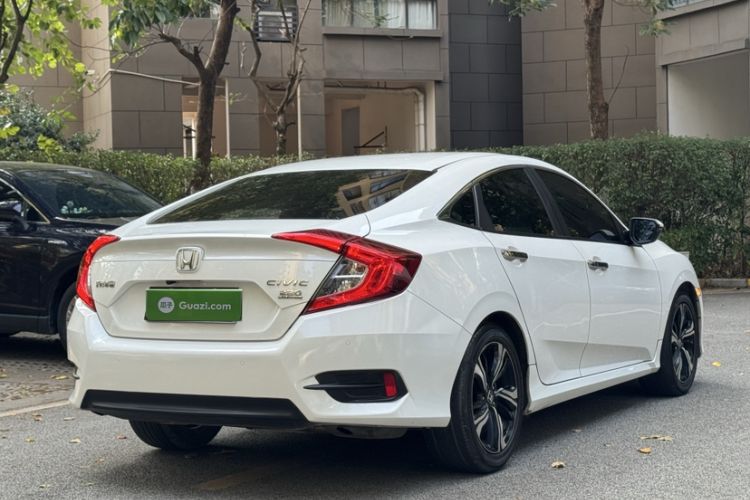 Used Honda Civic 2016 220TURBO CVT Prestige Edition
