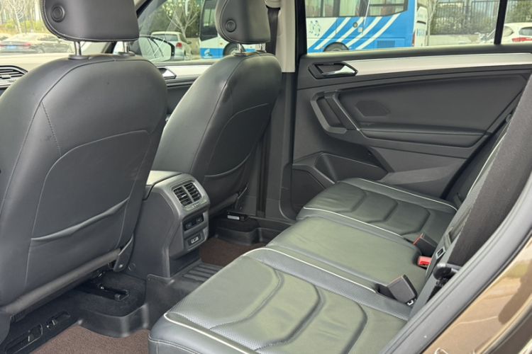 Used Volkswagen Tiguan L 2017 330TSI Automatic Two-Wheel Drive Flagship Edition Interior 1