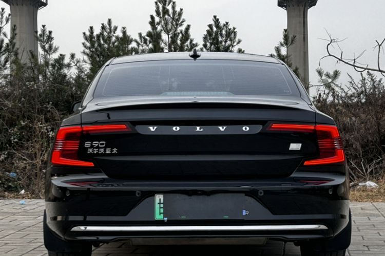 Used Volvo S90 New Energy 2024 Plug-in Hybrid Four-Wheel Drive Long-Range Zhiyi Luxury Edition