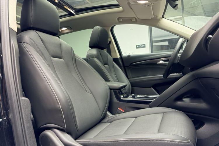 Used Buick Envision 2022 Encore S 552T Two-Wheel-Drive Luxury Model