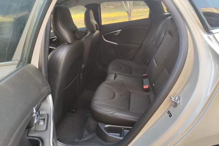 Used Volvo V40 2017 T3 Zhiya Edition