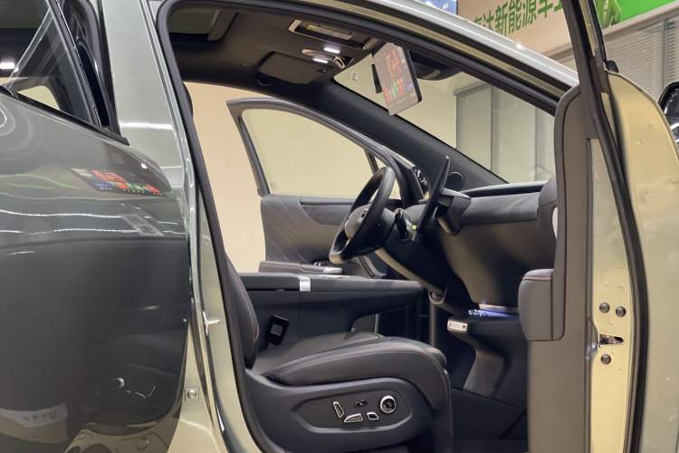 Used CHANGAN NEVO E07 2025 Extended-Range Two-Wheel Drive 39 kWh Max Intelligent Driving Version
