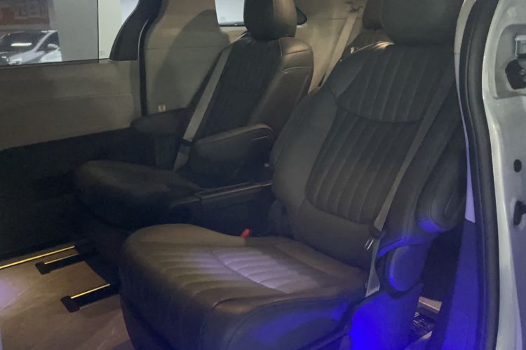 Used Toyota SIENNA 2024 2.5L Hybrid Comfort Edition
