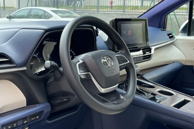 Used Toyota SIENNA 2021 2.5L Hybrid Comfort Edition