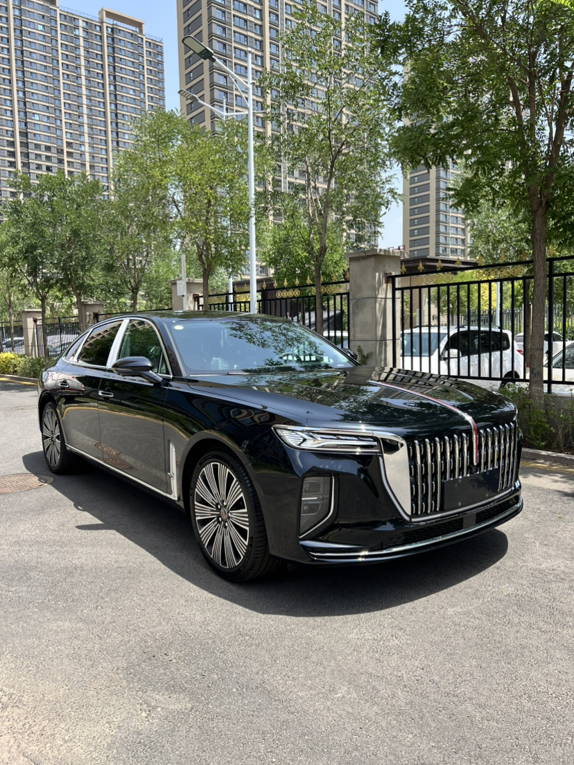Hongqi H9 2025 Model Facelifted 2.0T Two-Wheel Drive Flag-Style Luxury Business Edition, 5 Seats - Chinese Trim Xiang — снимка 3