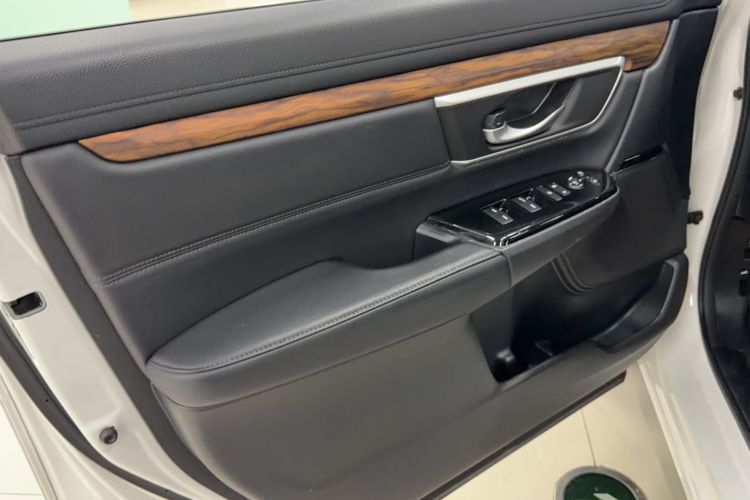 Used Honda CR-V 2017 240TURBO CVT Front-Wheel Drive Fashion Edition
