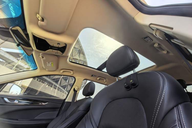 Used JETOUR X90 2019 1.6T DCT Smart Travel Version 7 Seats China VI Standard Interior 4