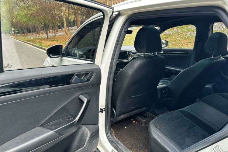 Used Volkswagen T-ROC 2020 280TSI DSG Two-Wheel-Drive Luxury Version Interior 2