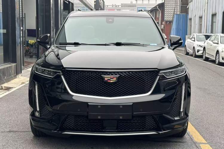 Used Cadillac XT6 2020 28T Six-Seater Luxury Sporty Enjoy-the-Comfort Safety Edition
