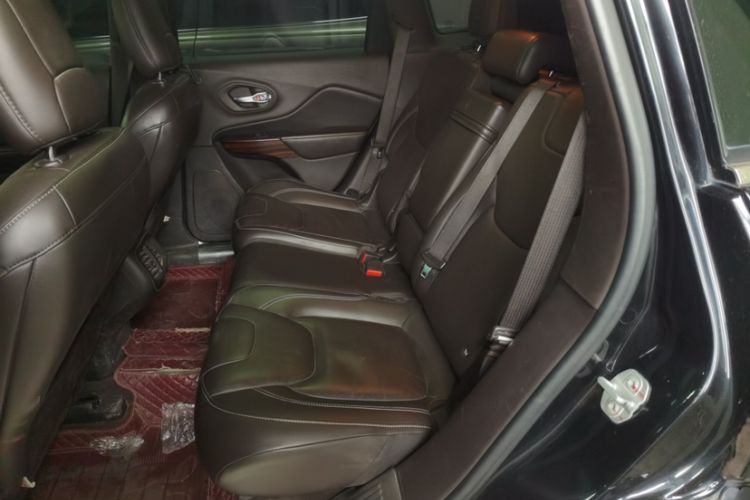 Used Jeep Cherokee 2017 2.0L Superior Edition