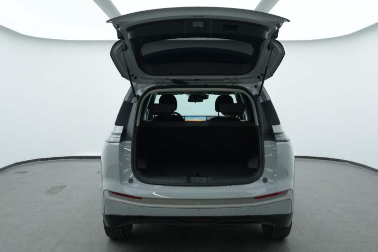 Used AION Y 2024 Younger