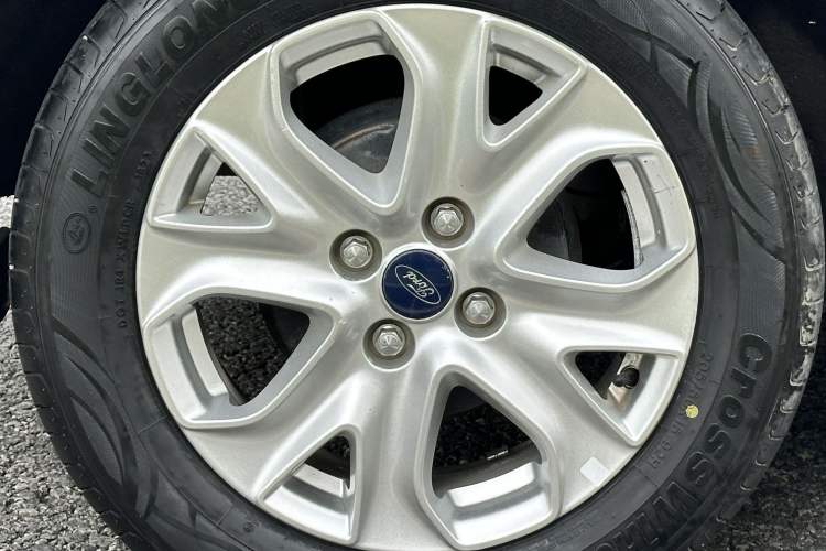 Used Ford EcoSport 2013 1.5L Automatic Fashion Model