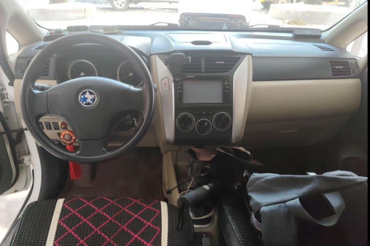 Used Venucia R50 2013 1.6L Automatic Fashion Edition
