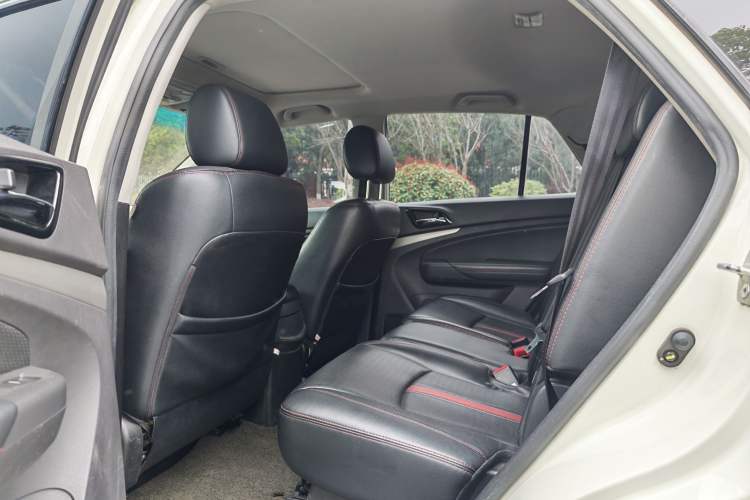 Used BYD S7 2015 2.0T Automatic Prestige Model