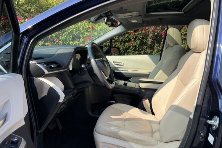 Used Toyota Sienna 2021 2.5L Hybrid Ultimate Edition