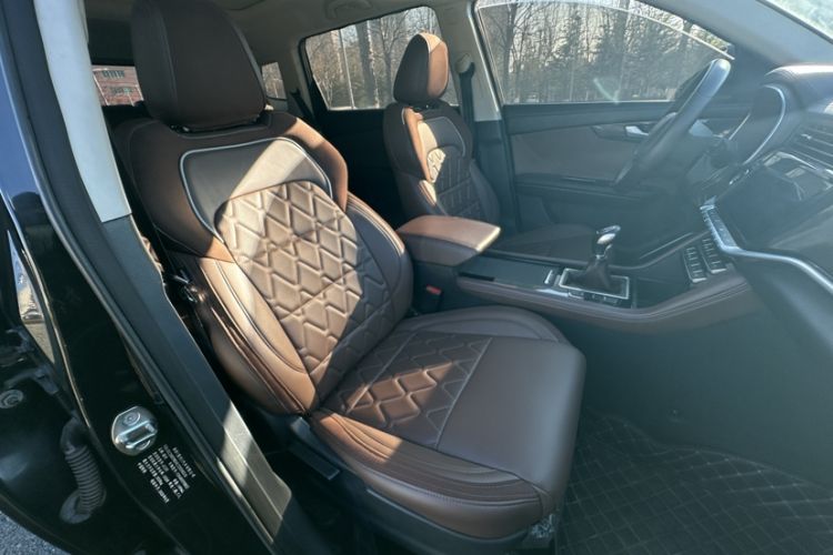 Used Sinotruk VGV U70 2020 1.5T Manual Luxury Edition 7 Seats