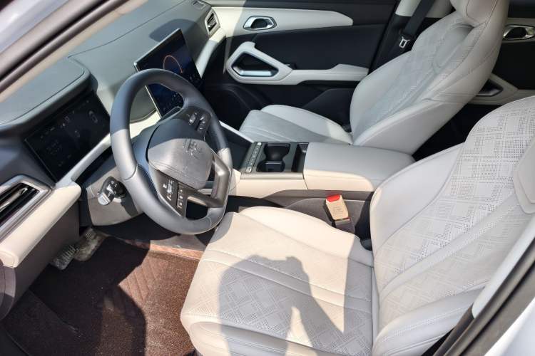 Used BYD Yuan UP 2025 Intelligent Driving Version 401 KM Dynamic Edition