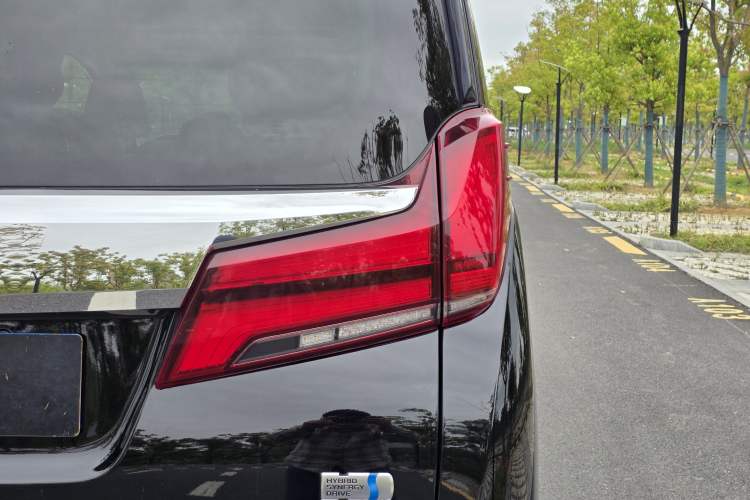 Used Toyota Alphard 2021 Dual-Engine 2.5L Prestige Edition Exterior 10