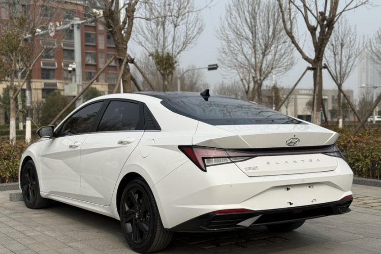 Used Hyundai Elantra 2021 1.5L CVT LUX Prestige Edition