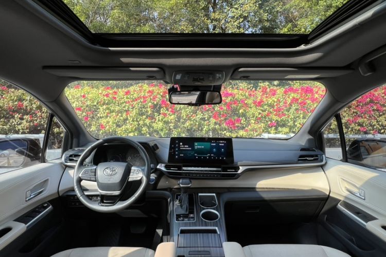 Used Toyota Sienna 2021 2.5L Hybrid Ultimate Edition