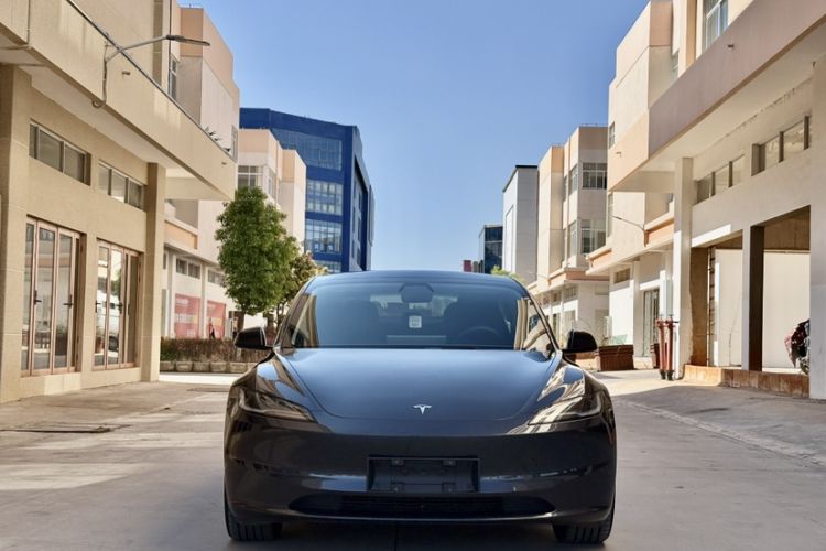 Used Tesla Model 3 2025 Rear-Wheel-Drive Version