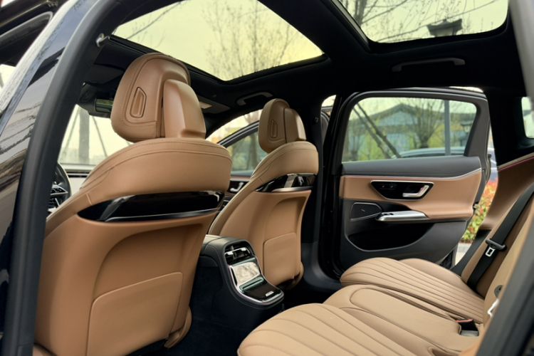 Used Mercedes-Benz E-Class 2024 E 260 L
