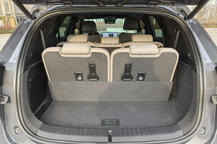 Used BYD Tang New Energy 2024 DM-i Glory Edition 112KM Flagship Model
