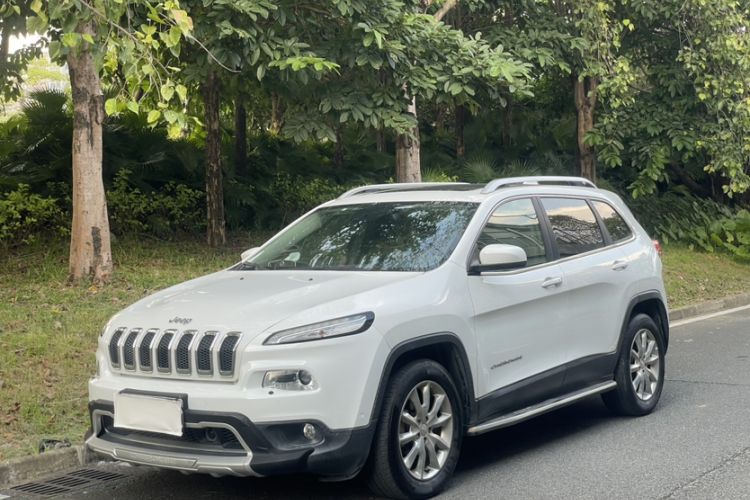 Used Jeep Cherokee 2016 2.4L All-in-One Edition