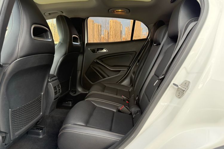 Used Mercedes-Benz GLA 2019 GLA 200 Dynamic Edition Interior 3