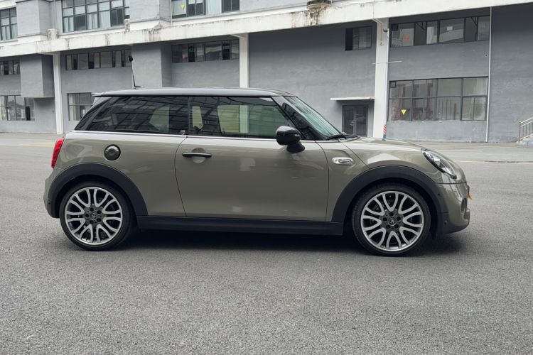 Used MINI 2019 2.0T COOPER S Artist