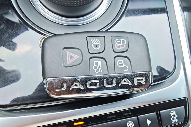 Used Jaguar XFL 2020 XFL 2.0T P200 Two-Wheel-Drive Elite Edition
