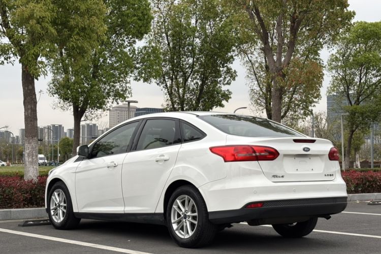 Used Ford Focus 2015 Sedan 1.6L Automatic Trend Model Exterior 7