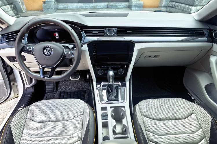 Used Volkswagen FAW-Volkswagen CC 2019 380TSI Yeyan Edition China V Standard Interior 1