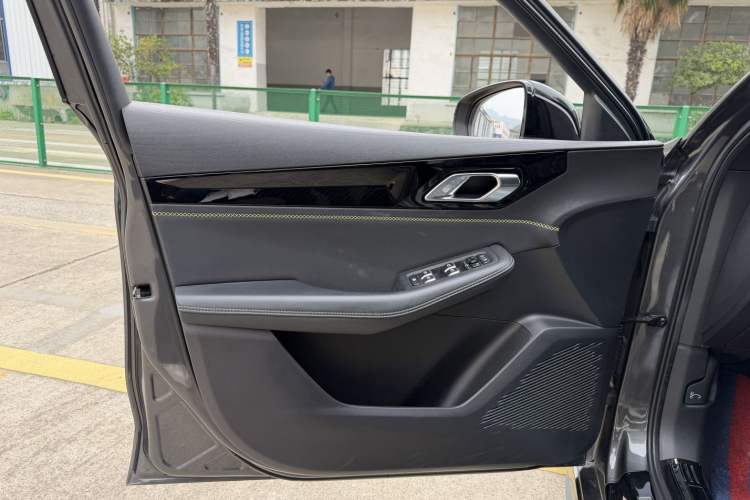 Used Lynk & Co 03 2023 2.0TD DCT JingPro Interior 11