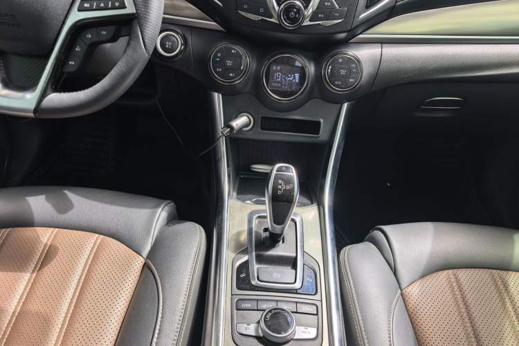 Used BYD Song New Energy 2017 Song DM 1.5TID All-Wheel Drive Luxury Model