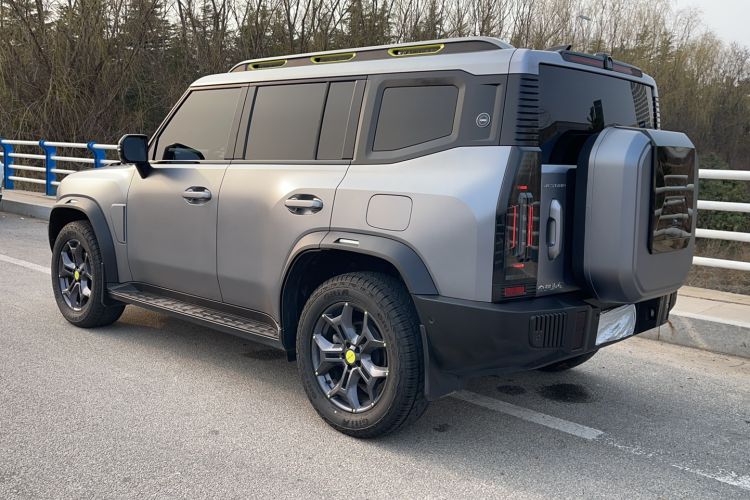 Used JETOUR Traveler 2023 2.0T All-Wheel Drive CrossPRO+ Exterior 2