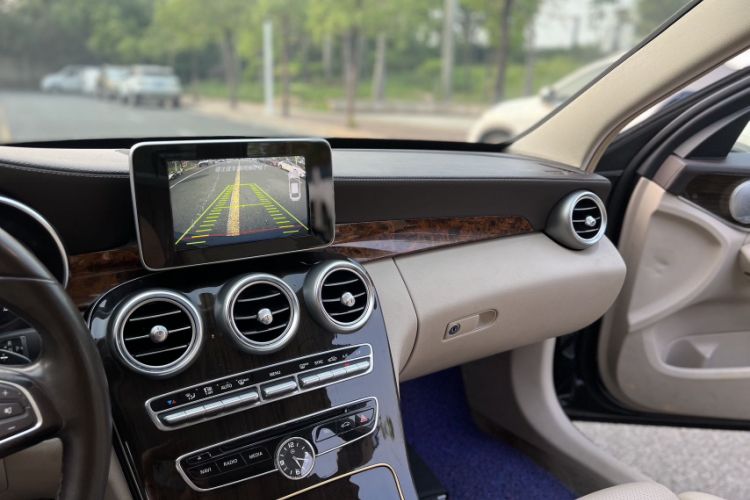 Used Mercedes-Benz C-Class 2015 C 200 L
