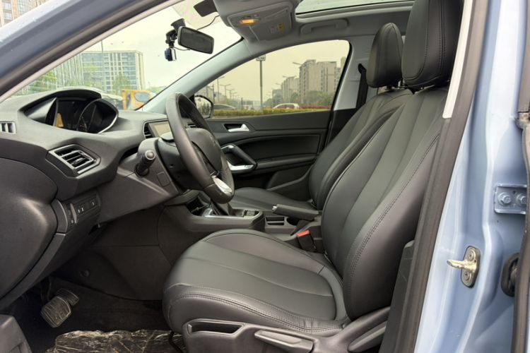 Used Peugeot 308S 2015 1.2T Automatic Jingchi Edition Left Front Seat