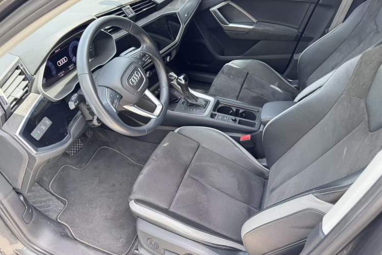 Used Audi Q3 2019 35 TFSI Advanced Dynamic Edition
